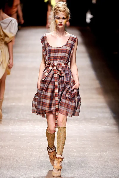 Look 43